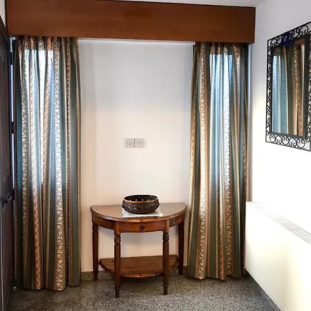 Villa Trouzini 1 *
