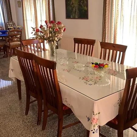 Trouzini 1 * Πέγεια