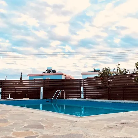 Βίλα Trouzini 1 *